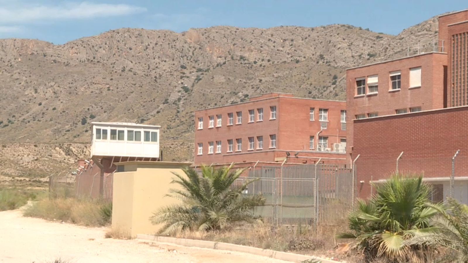 Investiguen un brot de gastroenteritis amb 300 afectats a la presó de Fontcalent