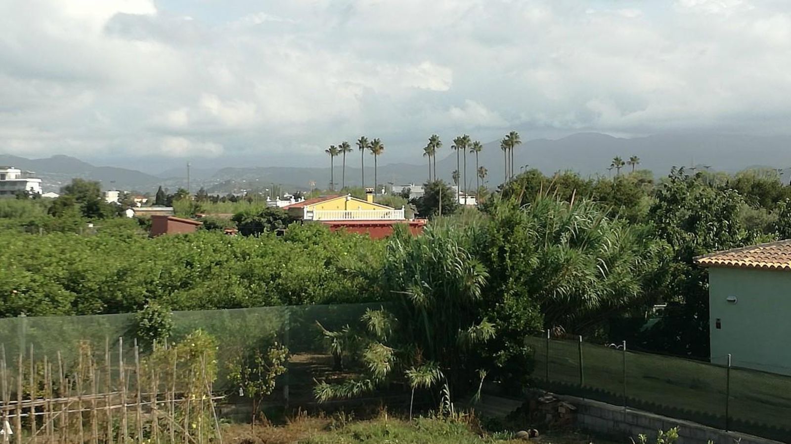 Urbanisme dispers en la costa valenciana