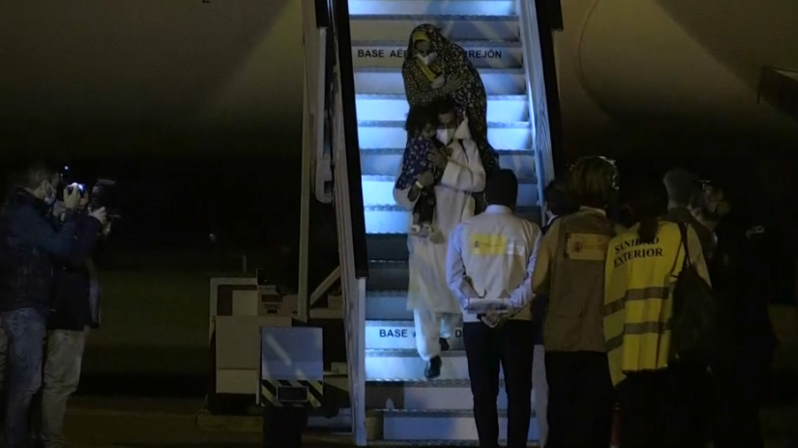 Arriben nous afganesos en la segona fase de l'operació d'evacuació