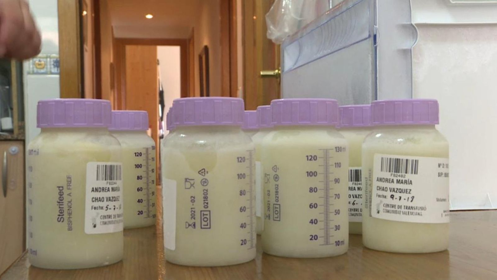 La llet materna s'utilitza per a alimentar nadons prematurs o amb patologies greus