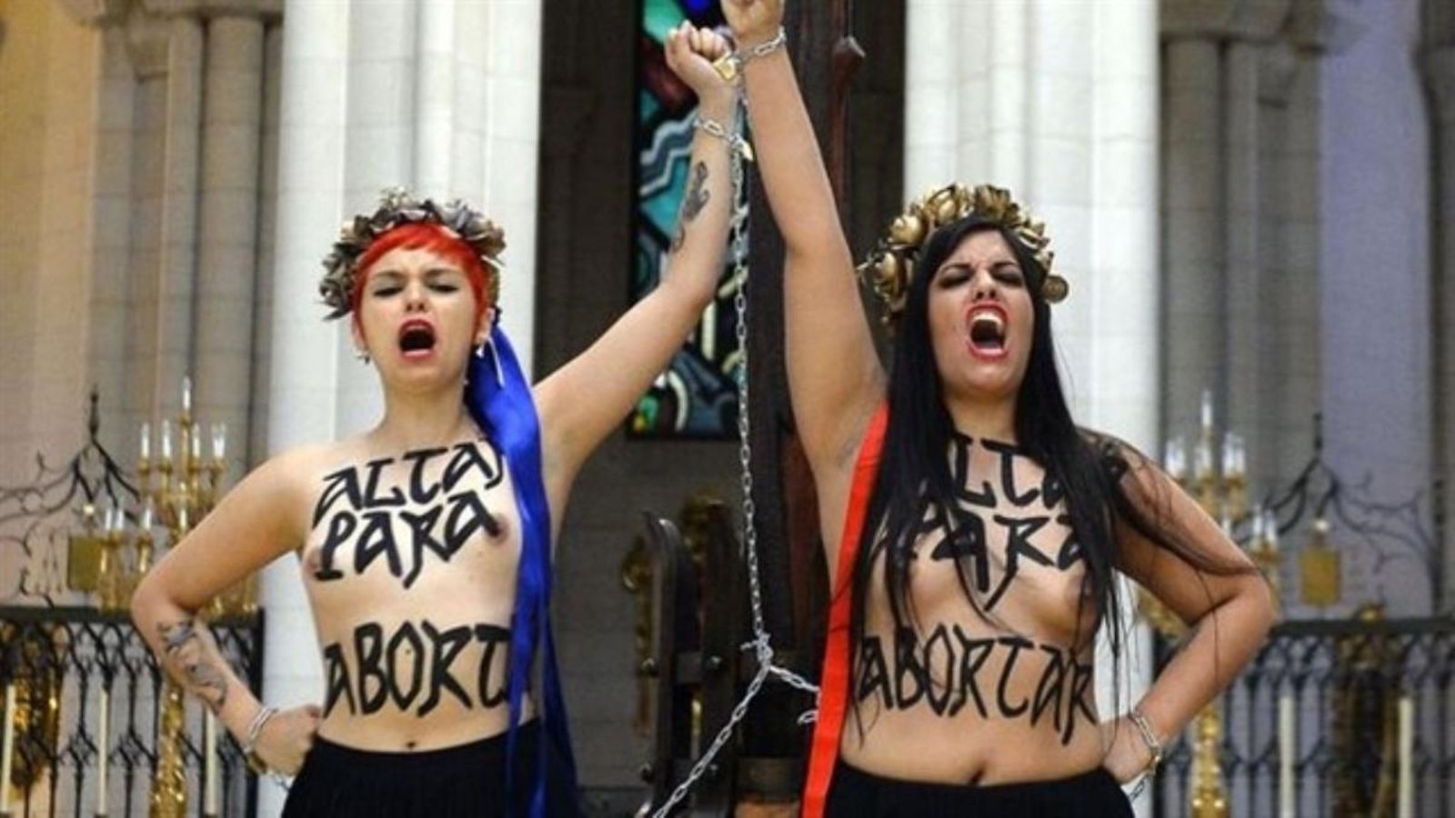 Les activistes de Femen durant l'acte de protesta, el 2014 Les activistes de Femen durant l'acte de protesta, el 2014