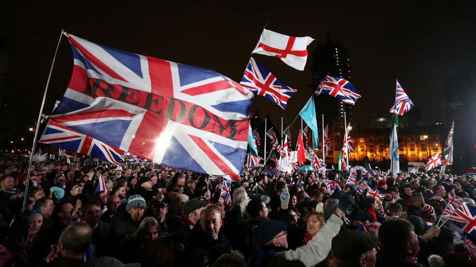 Milers de persones a favor del Brexit es concentren davant el Palau de Westminster