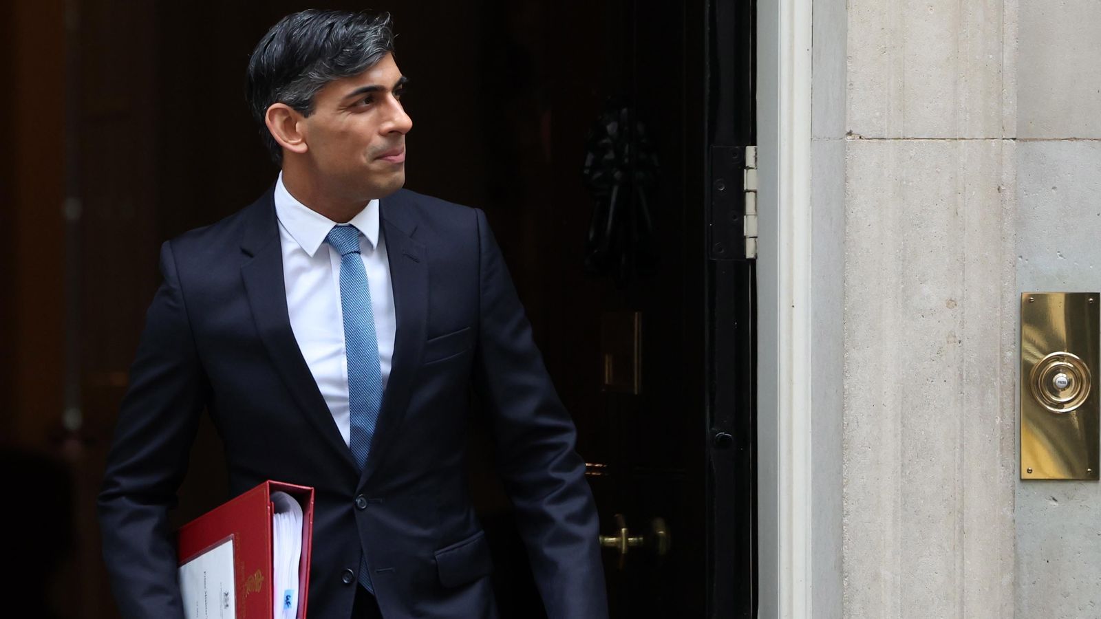 El primer ministre britànic, Rishi Sunak, este dimarts en Downing Street