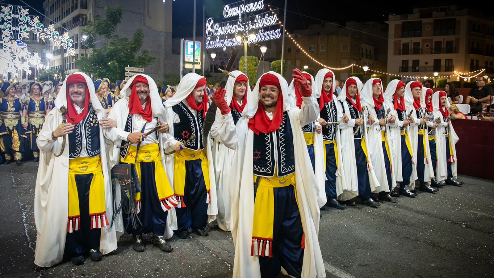 El dissabte 25 de juliol, À Punt retransmet les entrades dels bàndols moros d'Orihuela (imatge de 2026) i de la Vila Joiosa @Turisme Orihuela