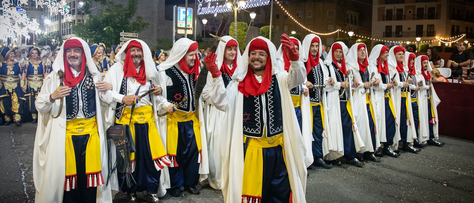 El dissabte 25 de juliol, À Punt retransmet les entrades dels bàndols moros d'Orihuela (imatge de 2026) i de la Vila Joiosa @Turisme Orihuela