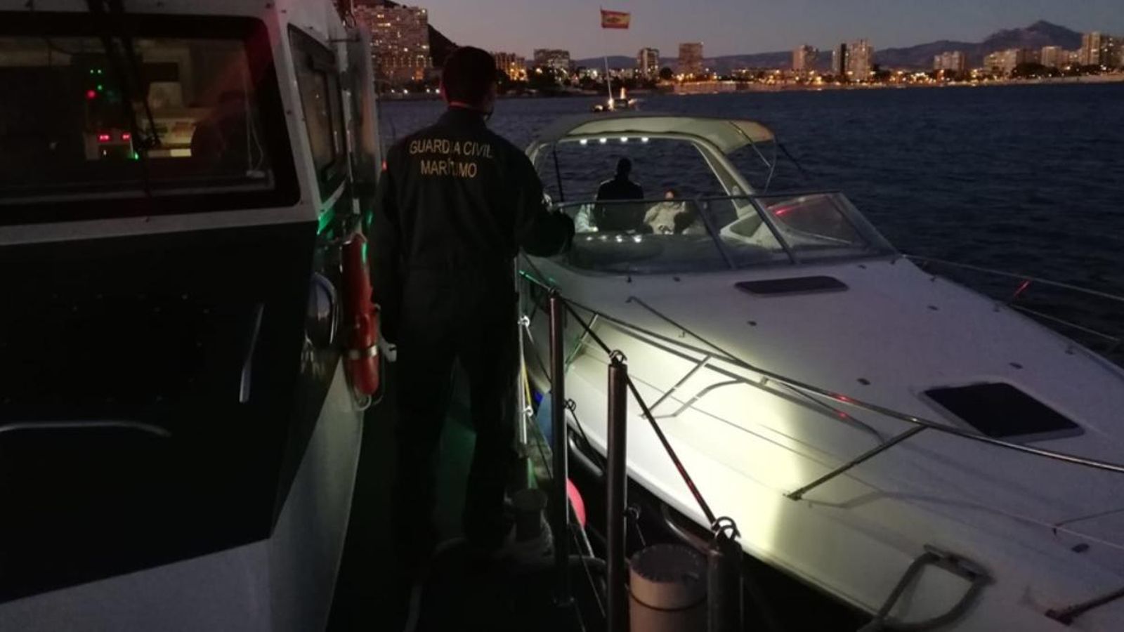 La Guàrdia Civil d'Alacant desmantella una festa privada