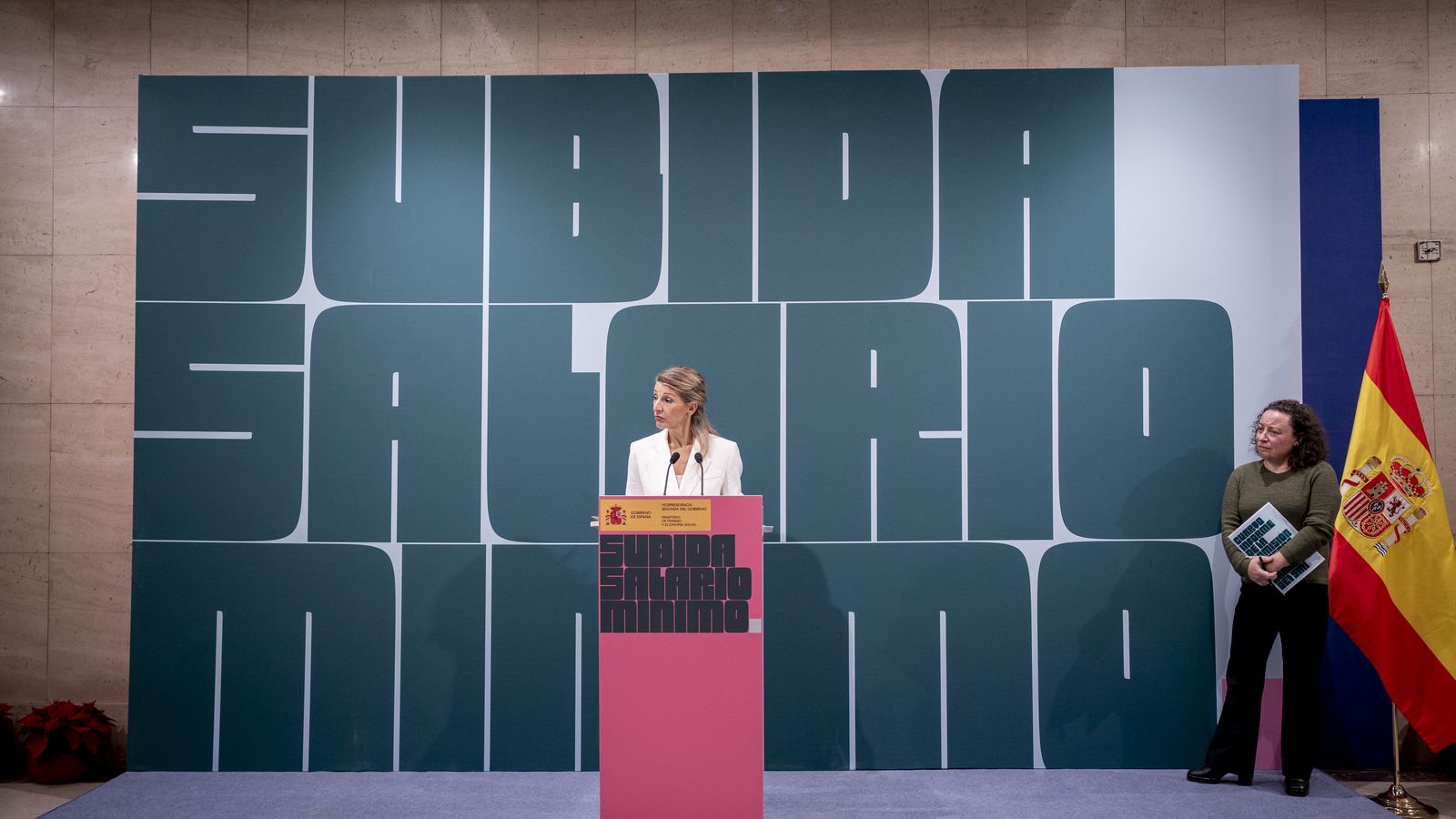 Yolanda Díaz durant la presentació de l'informe per a la pujada del salari mínim interprofessional (SMI)