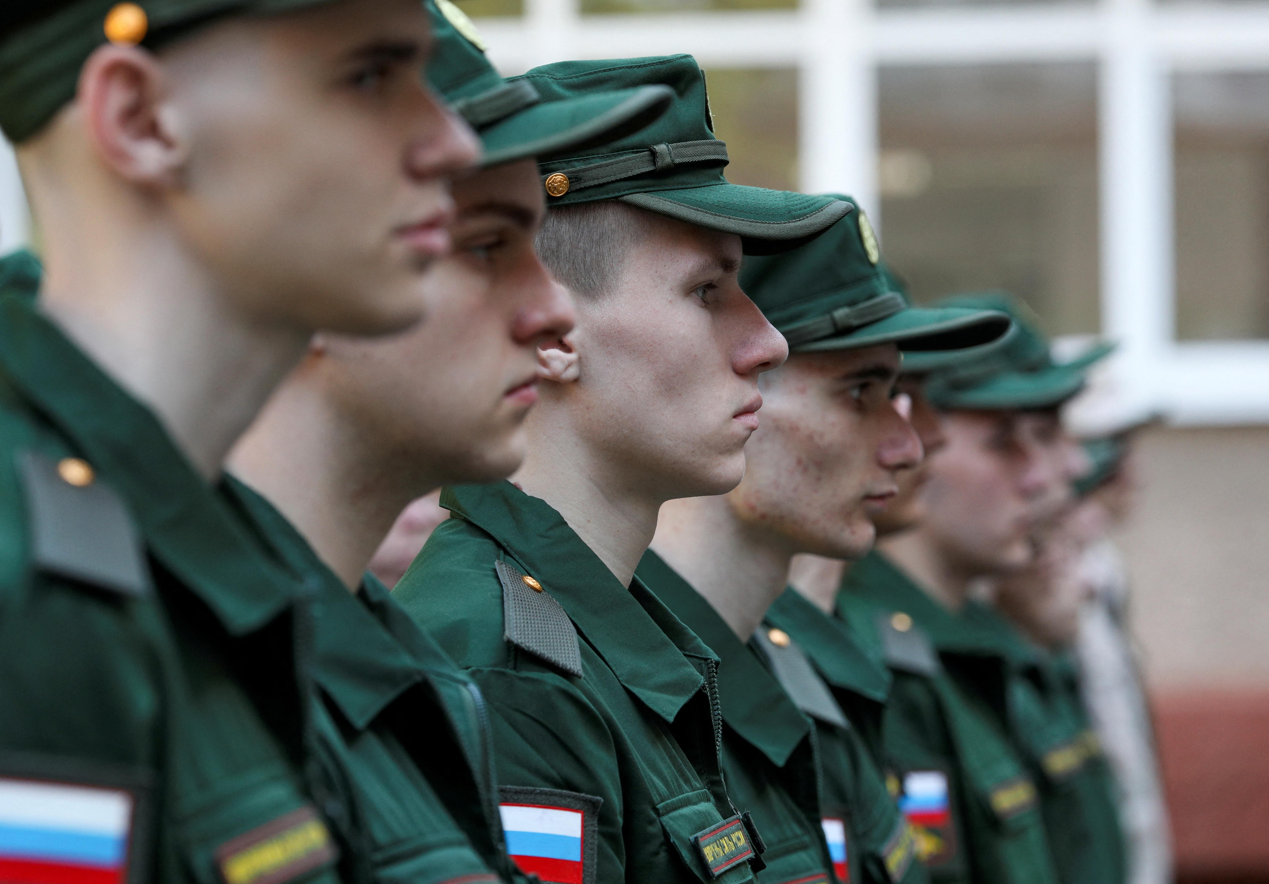 Soldats russos a un centre de reclutament de Sebastopol (Crimea)