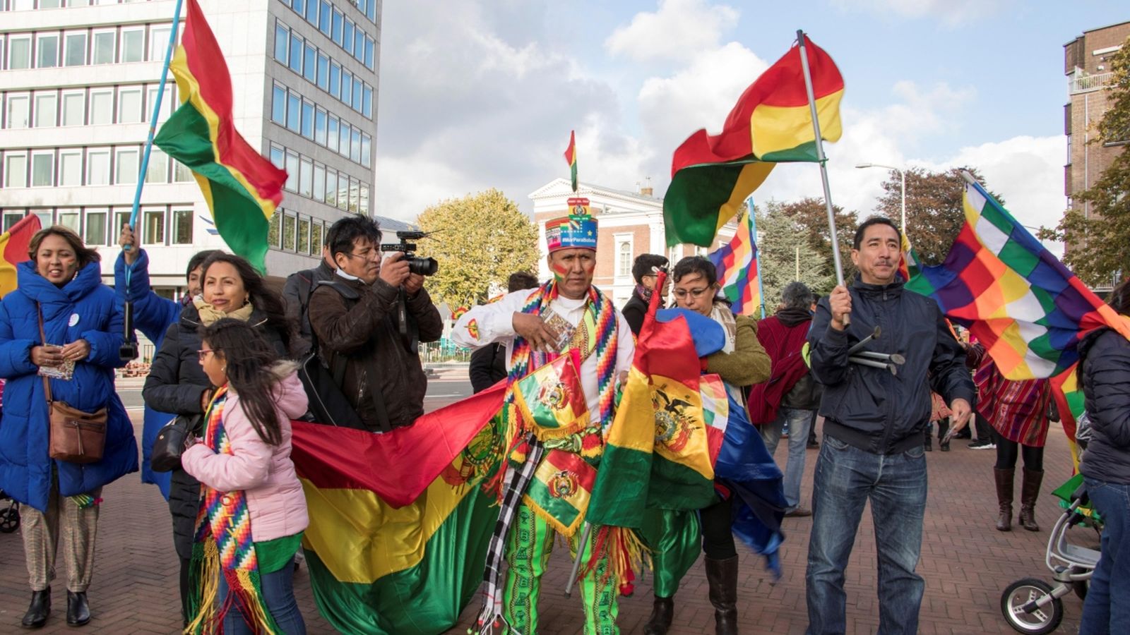 Un grup de bolivians davant el Tribunal Internacional de Justícia