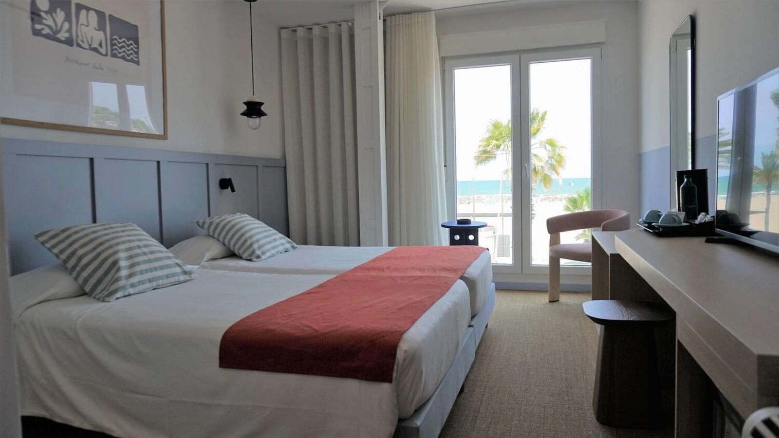 ‘Fas festa’ sorteja cada dimarts d'agost un cap de setmana d’hotel a la platja de València