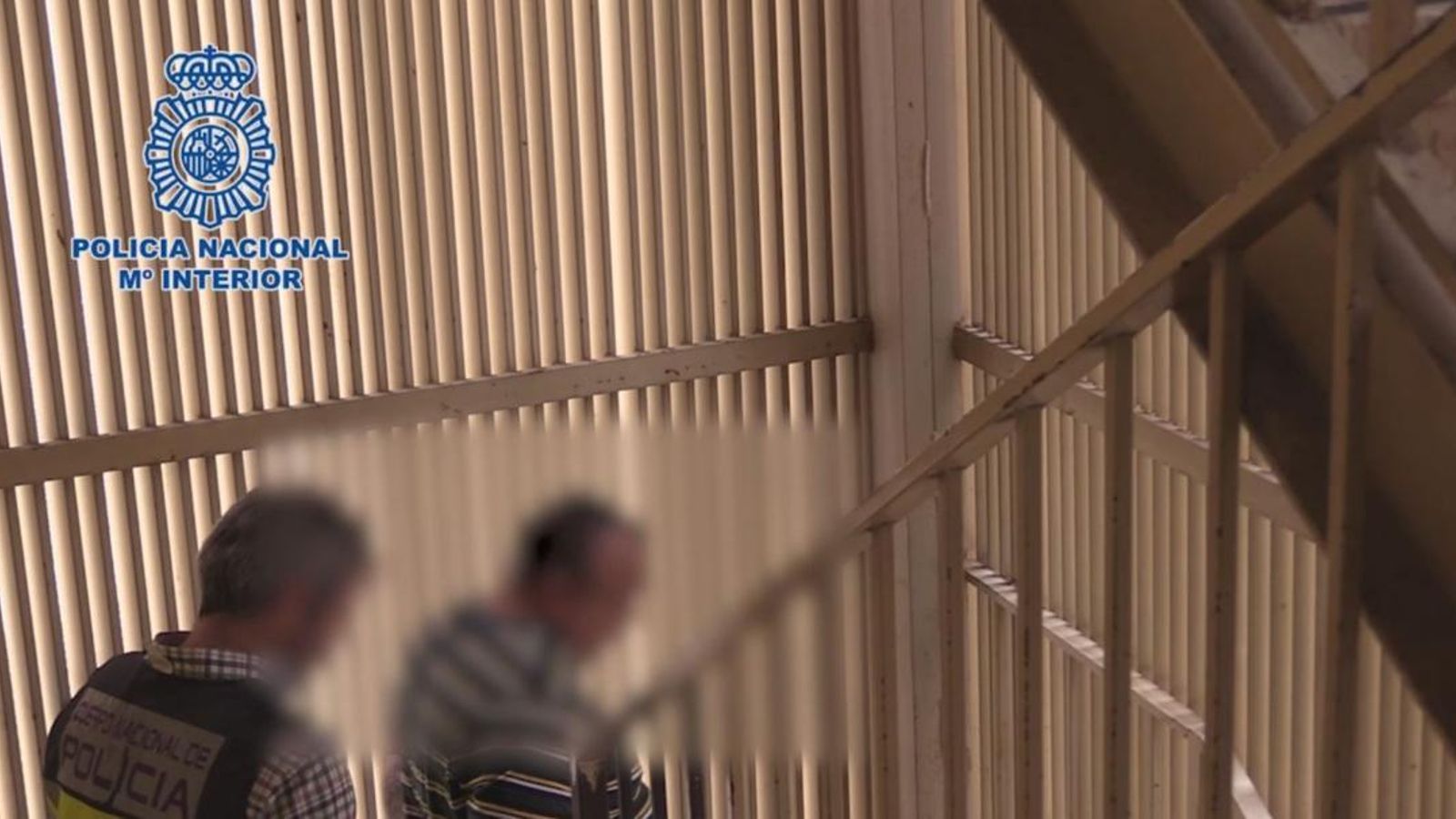 Els agents detenen un dels presumptes segrestadors