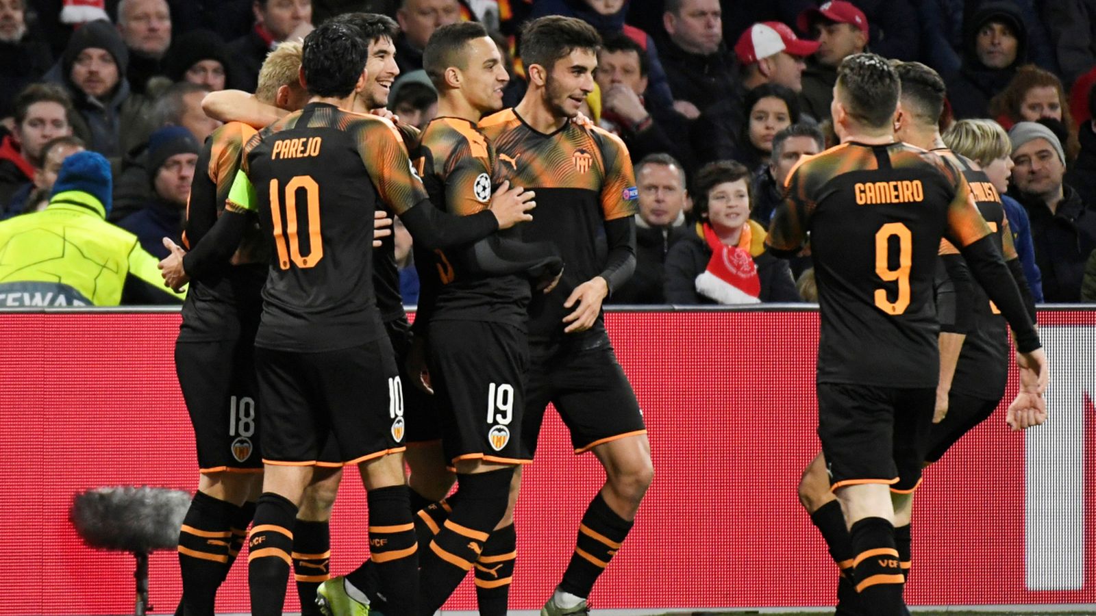 Celebració del gol de Rodrigo (Reuters