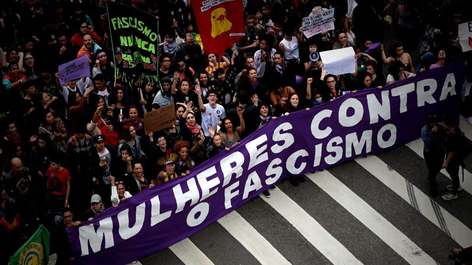 Centenars de dones han tornat a protestar contra el diputat d'ultradreta Jair Bolsonaro