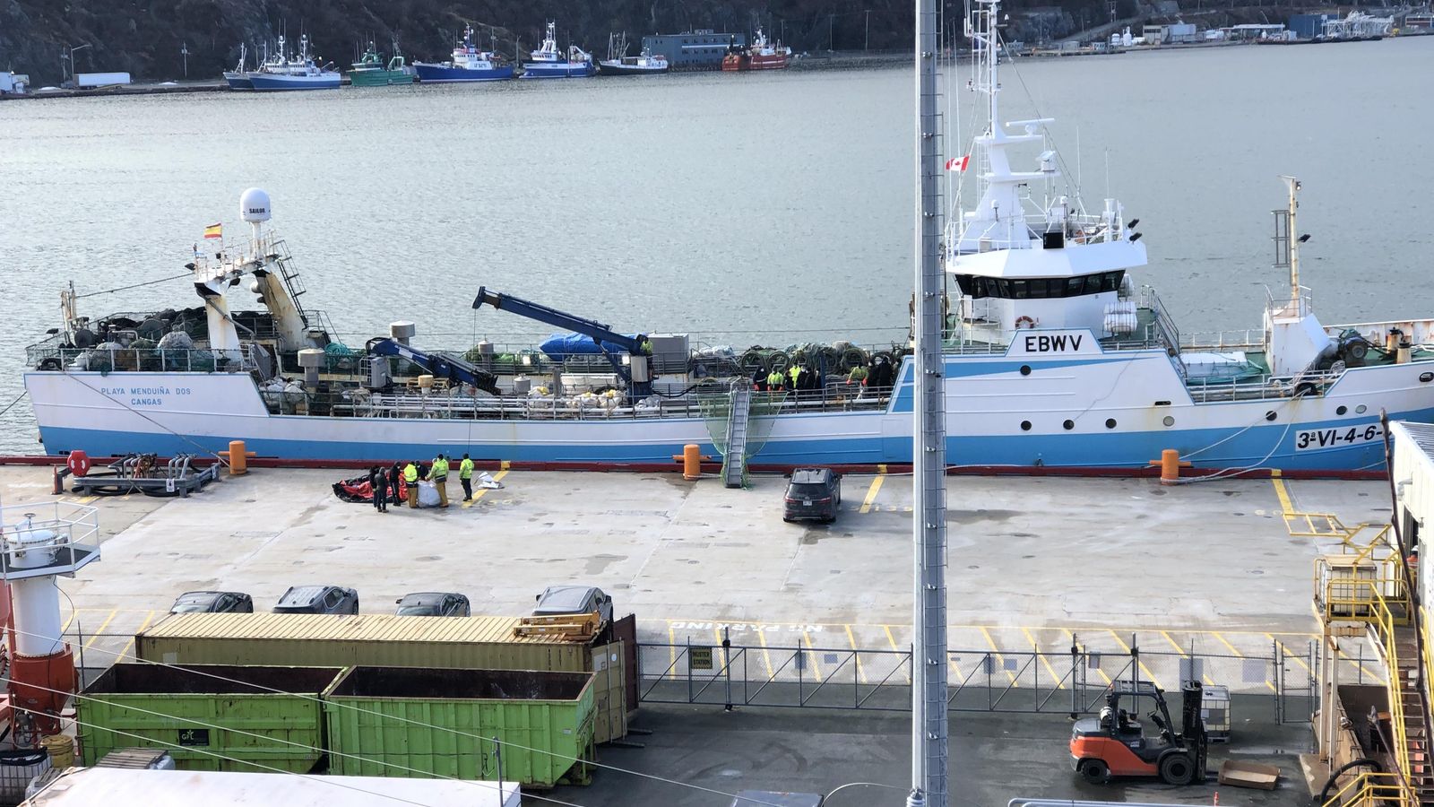 El pesquer espanyol Platja Menduiña Dues a la seua arribada al Port de Sant Joan de Terranova, a 19 de febrer de 2022