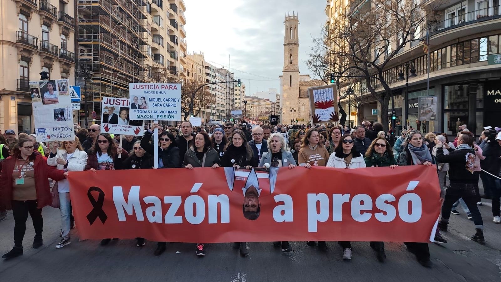 Setzena manifestació de les associacions de la dana per a demanar presó per a Mazón