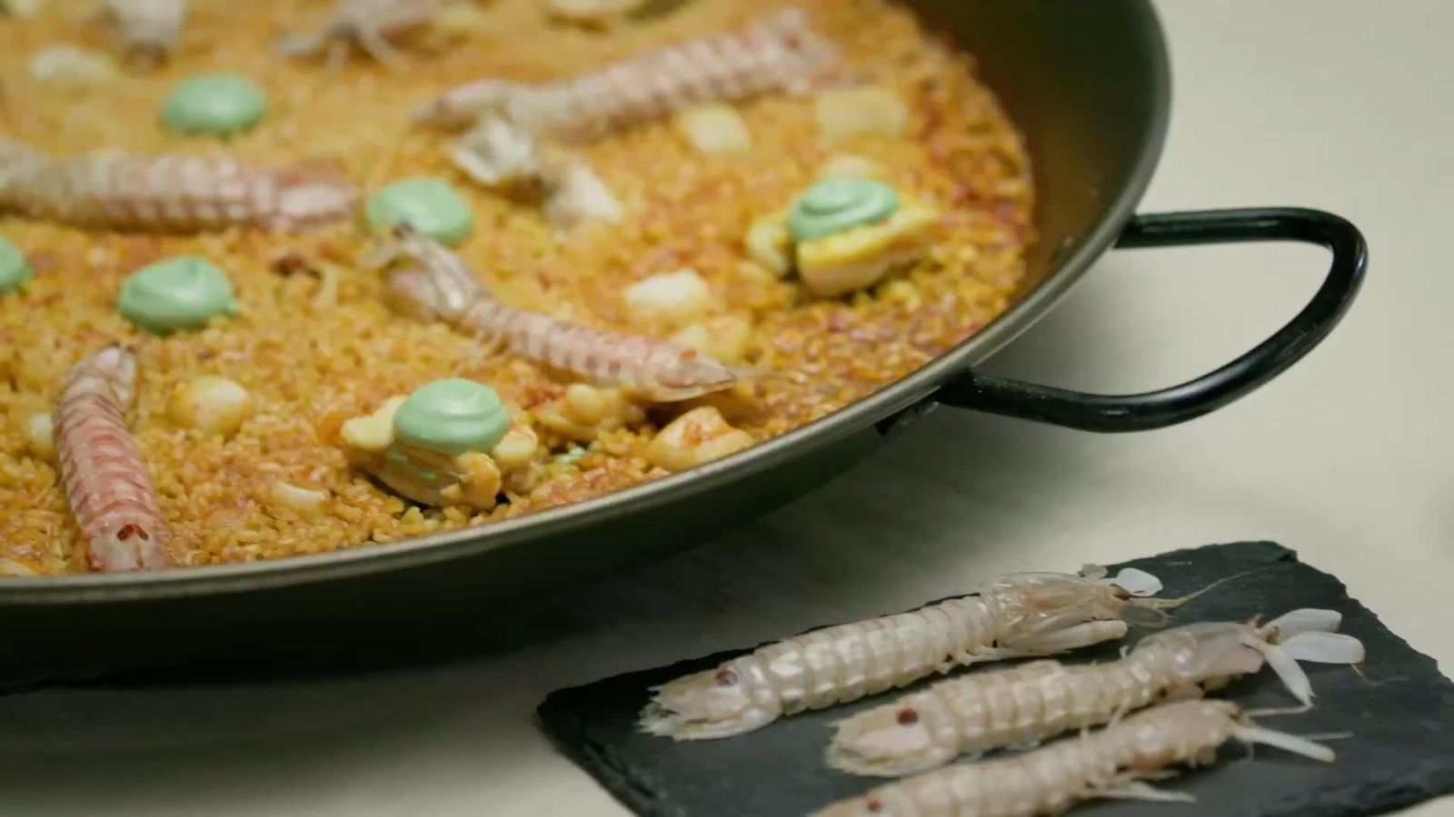 Paella de galeres, rap i sèpia / À Punt Mèdia