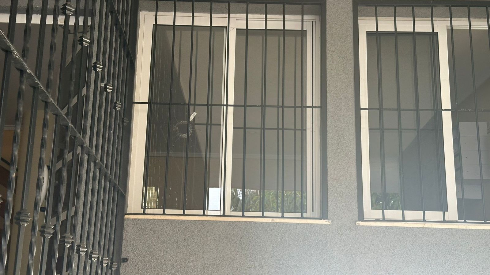 Impacte de les bales del tiroteig en un edifici