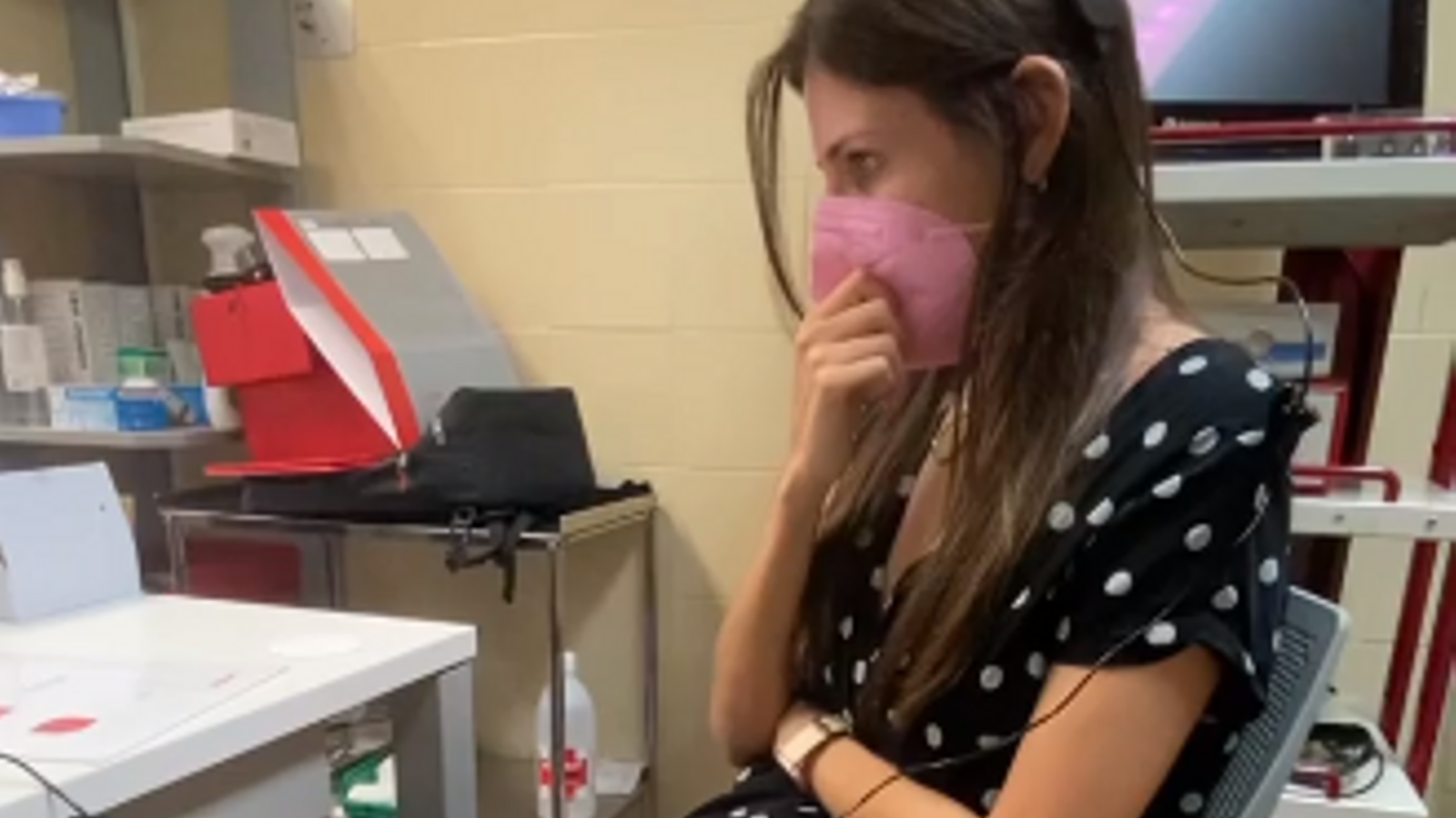 Noah Higón en la consulta del metge