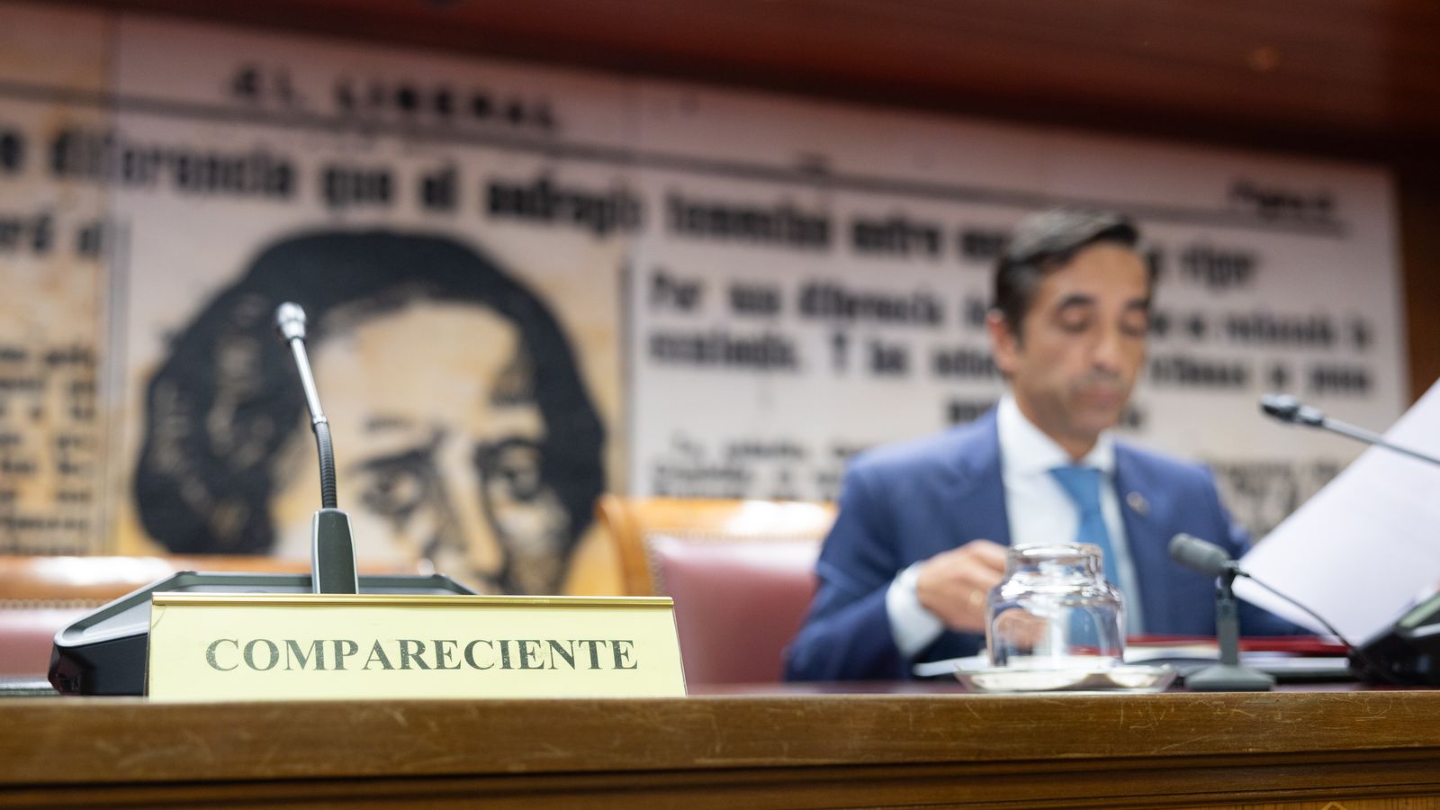 La cadira de la compareixent buida en la sessió del Senat