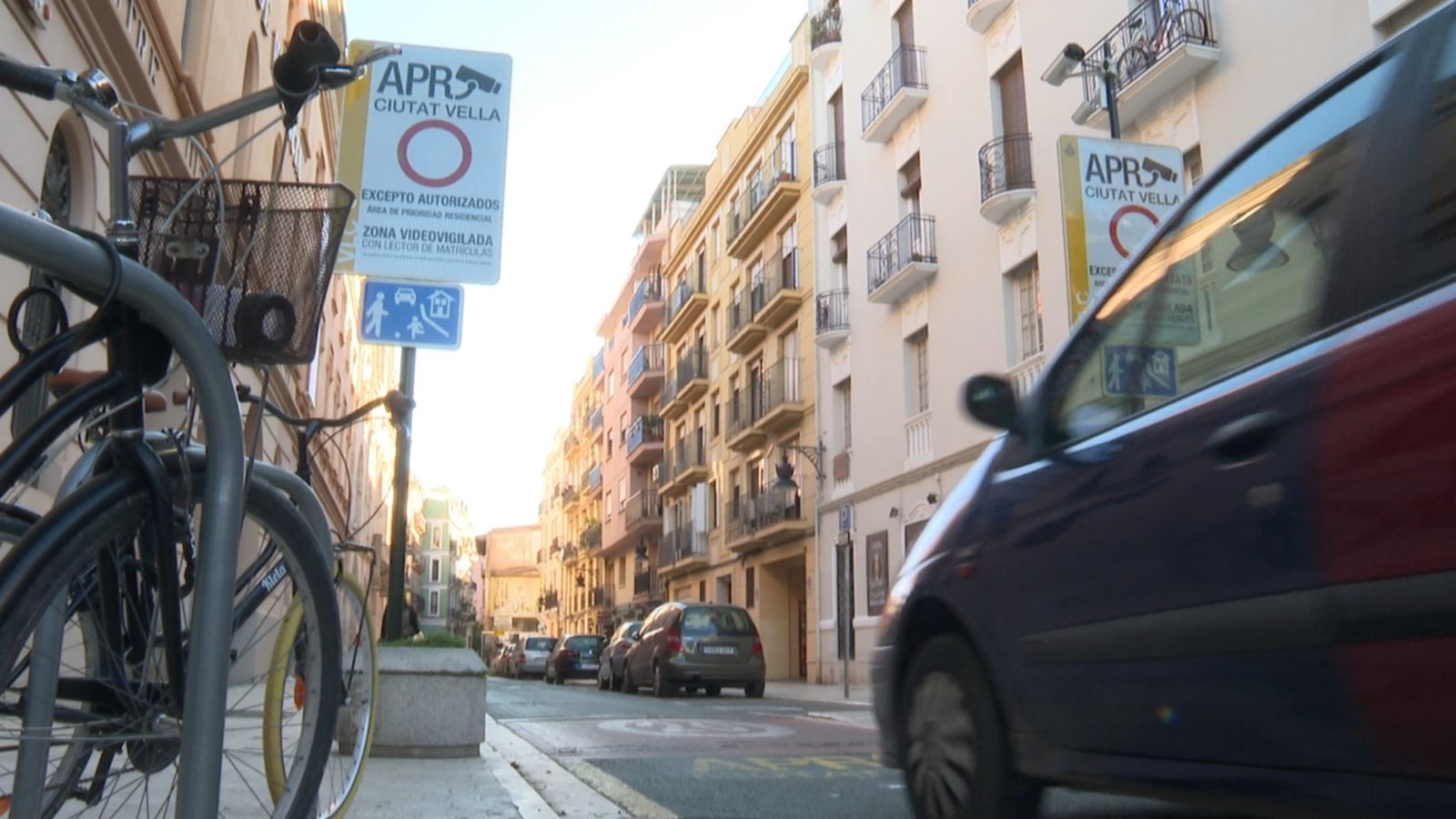 Primer dia de restricció de trànsit a Ciutat Vella
