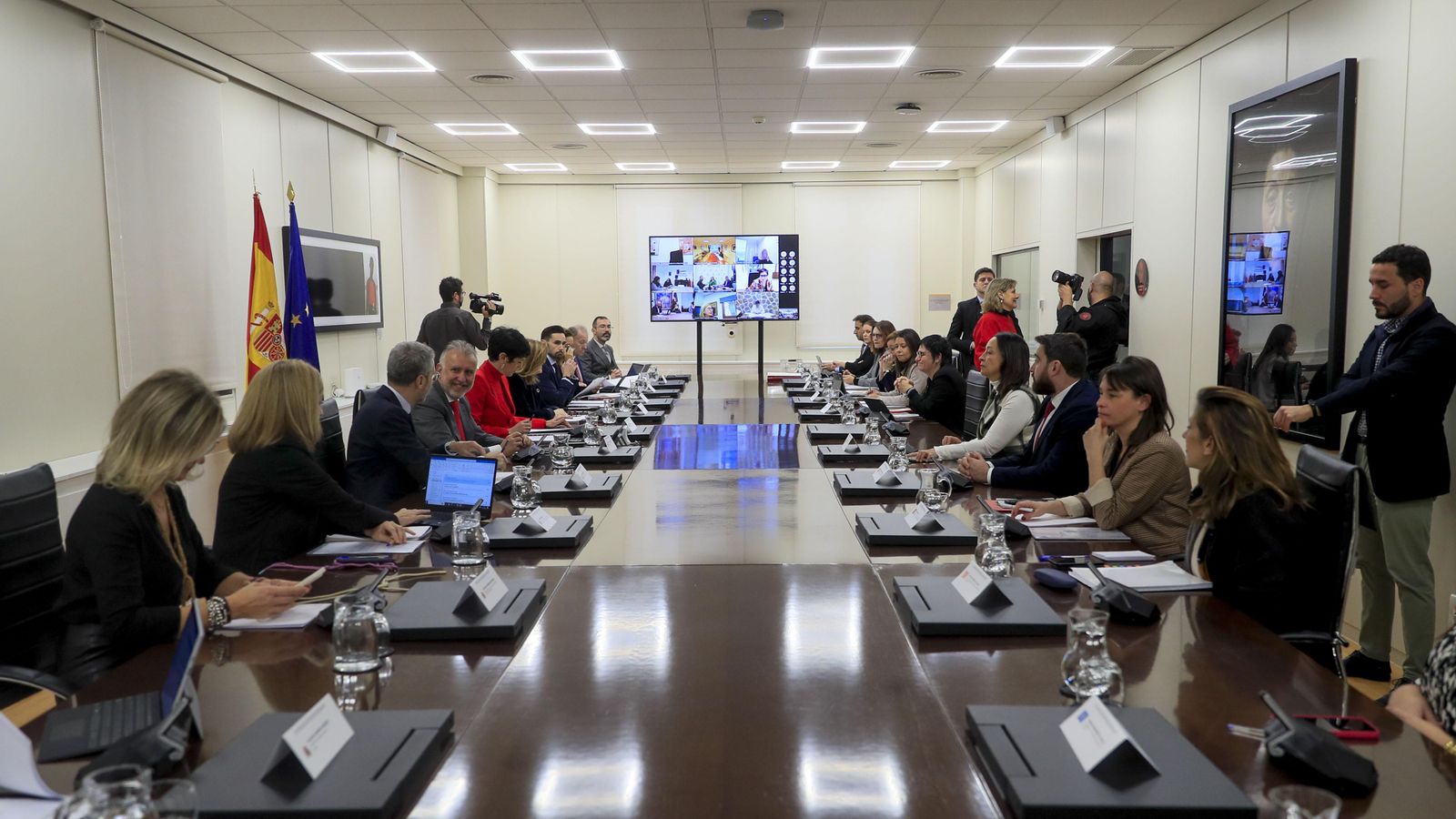 La ministra d'Inclusió, Seguretat Social i Migracions, Elma Saiz, presideix la Conferència Sectorial d'Immigració des de Madrid