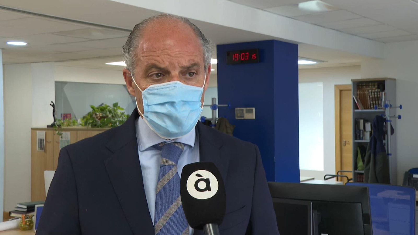 Francisco Camps durant l'entrevista a À Punt Notícies