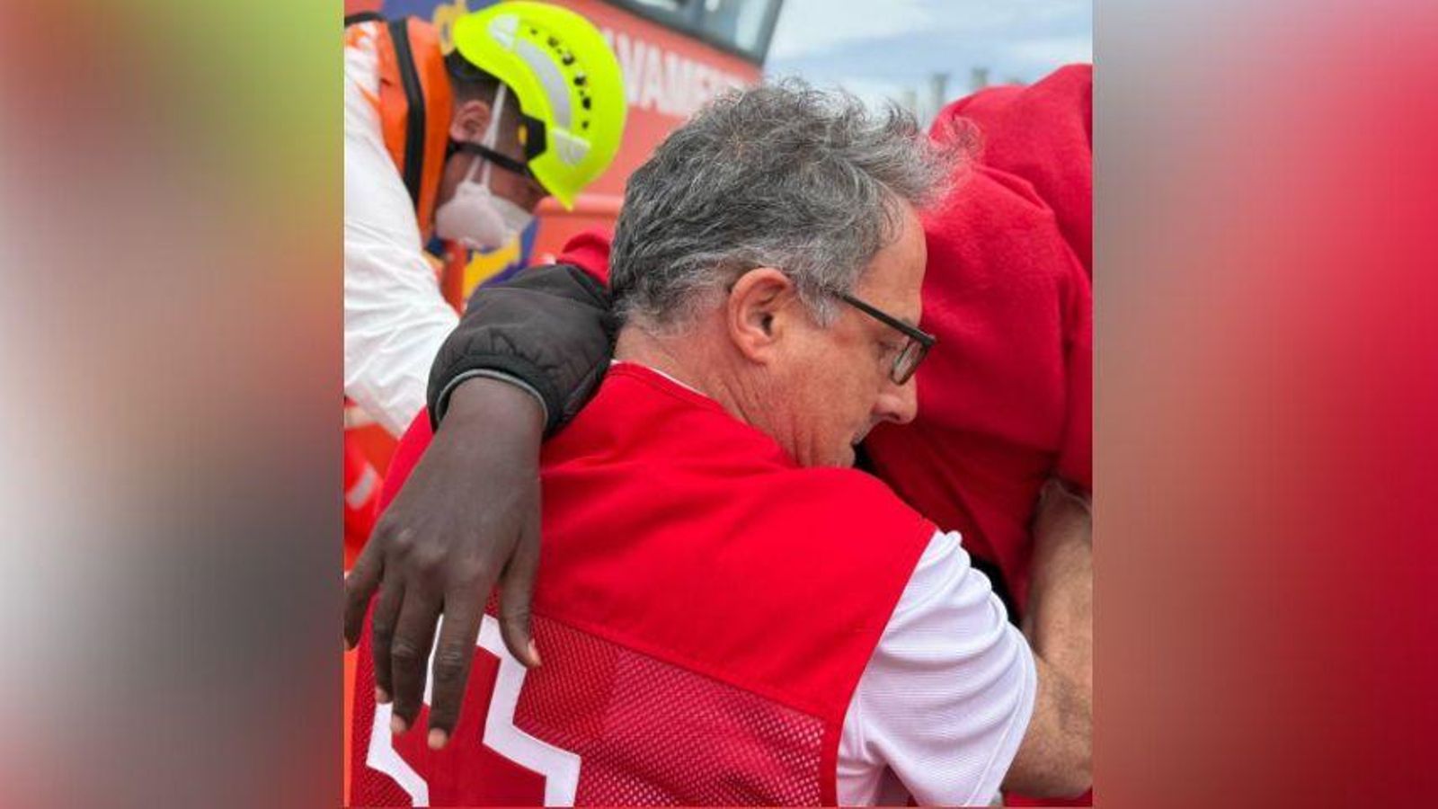 La Creu Roja ha atés a les persones rescatades esta vesprada