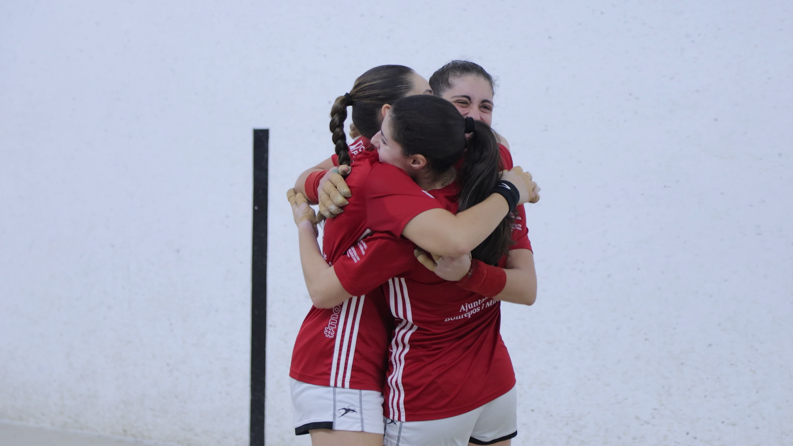 Amb participació d’À Punt, 'Pilotàries' fa visible la labor de moltes professions, a més de jugadores, que fan créixer el nostre esport autòcton i reivindica que les dones pilotàries deixen de ser les grans oblidades