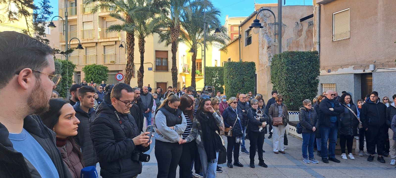 Un moment del minut de silenci, este dimarts, a Crevillent