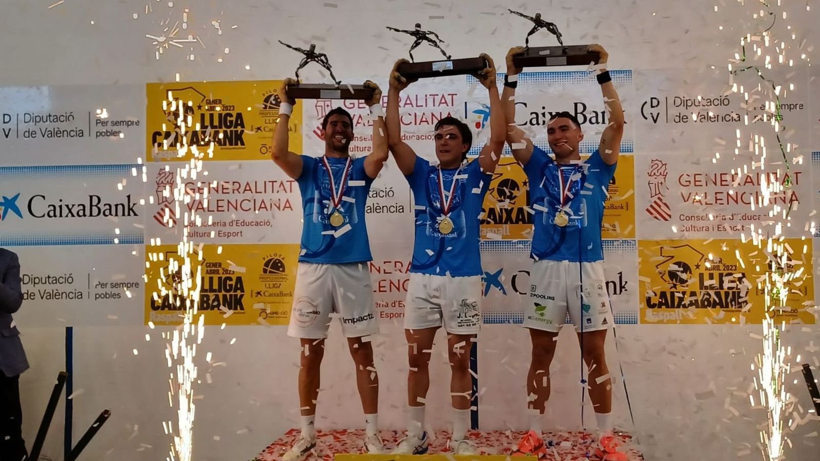 Imatge dels guanyadors de la XL Lliga Caixabank de raspall