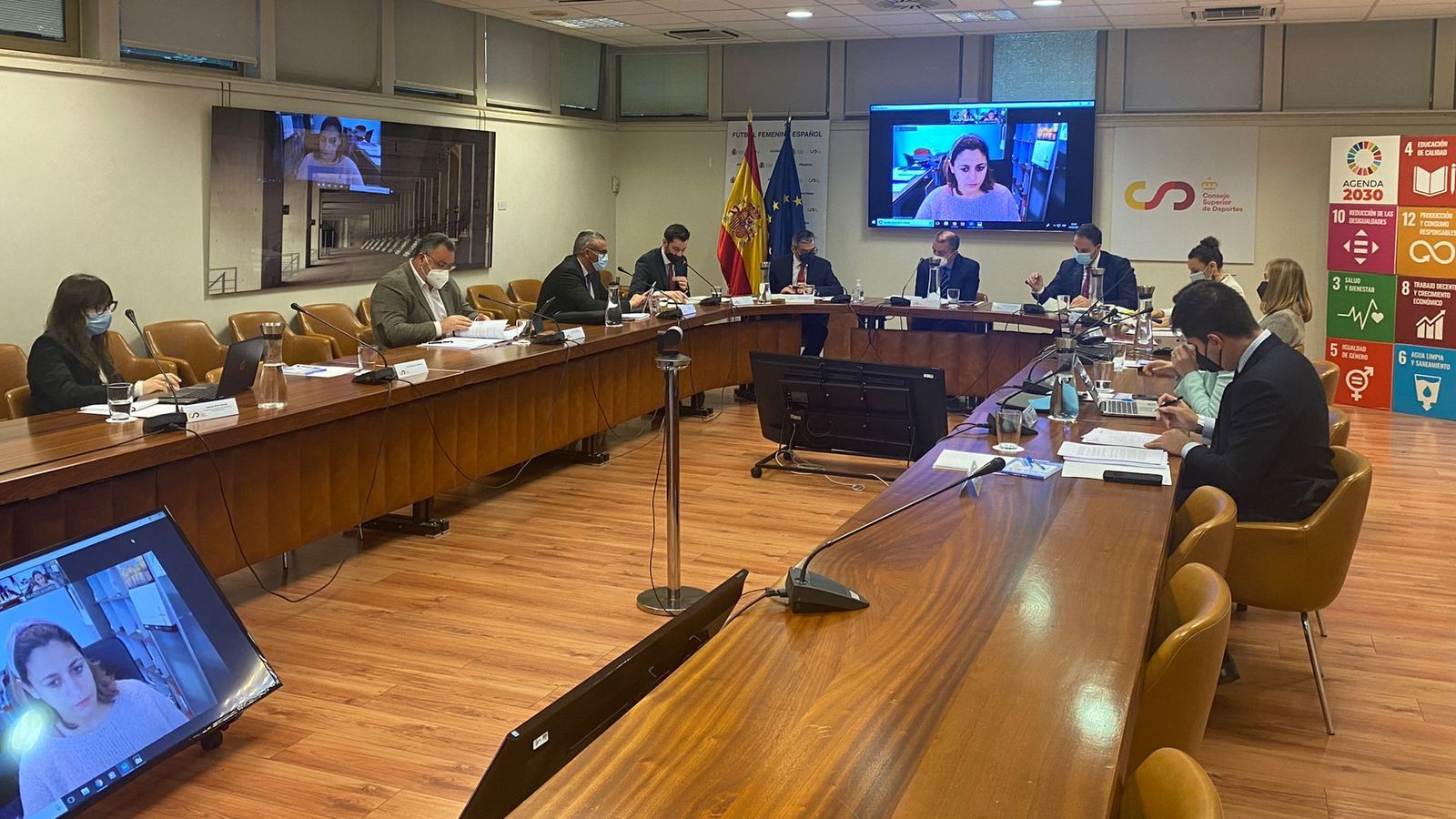 Signatura del conveni de professionalització de la lliga femenina