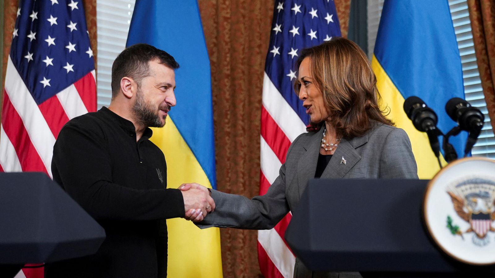 El president d'Ucraïna, la vicepresidenta dels Estats Units i candidata demòcrata, Kamala Harris, h