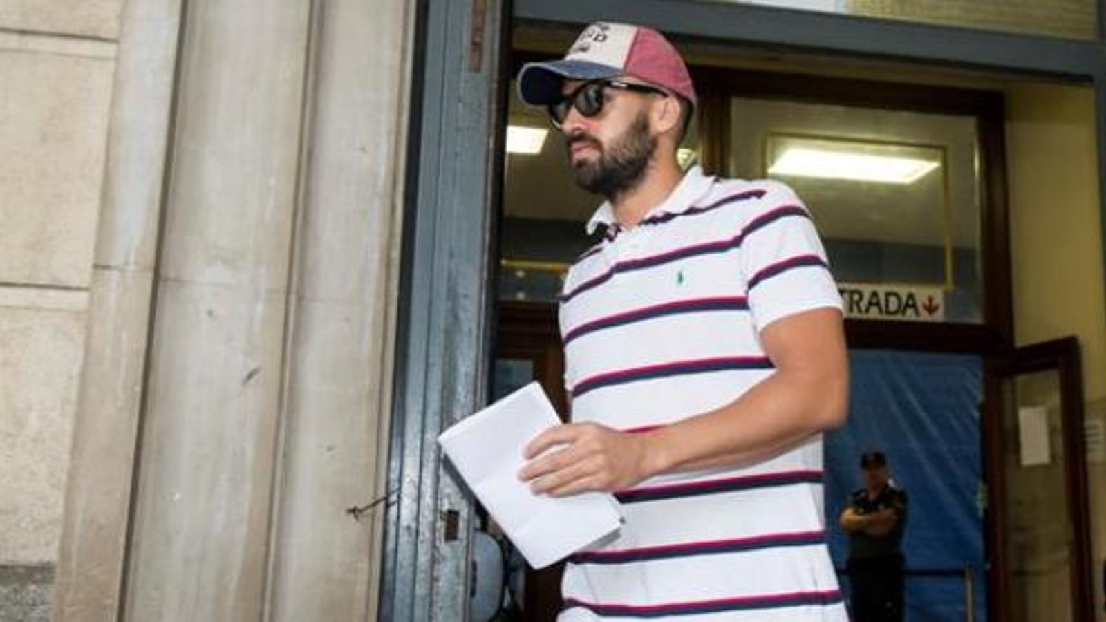 Antonio Manuel Guerrero, el guàrdia civil membre de "La Manada", presentant-se aquest matí davant el jutjat de guàrdia de Sevilla