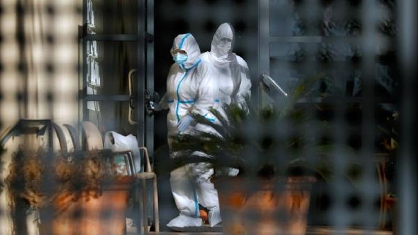 Personal de la Conselleria de Sanitat realitza un cribratge a la residència La Saleta de la Pobla de Vallbona