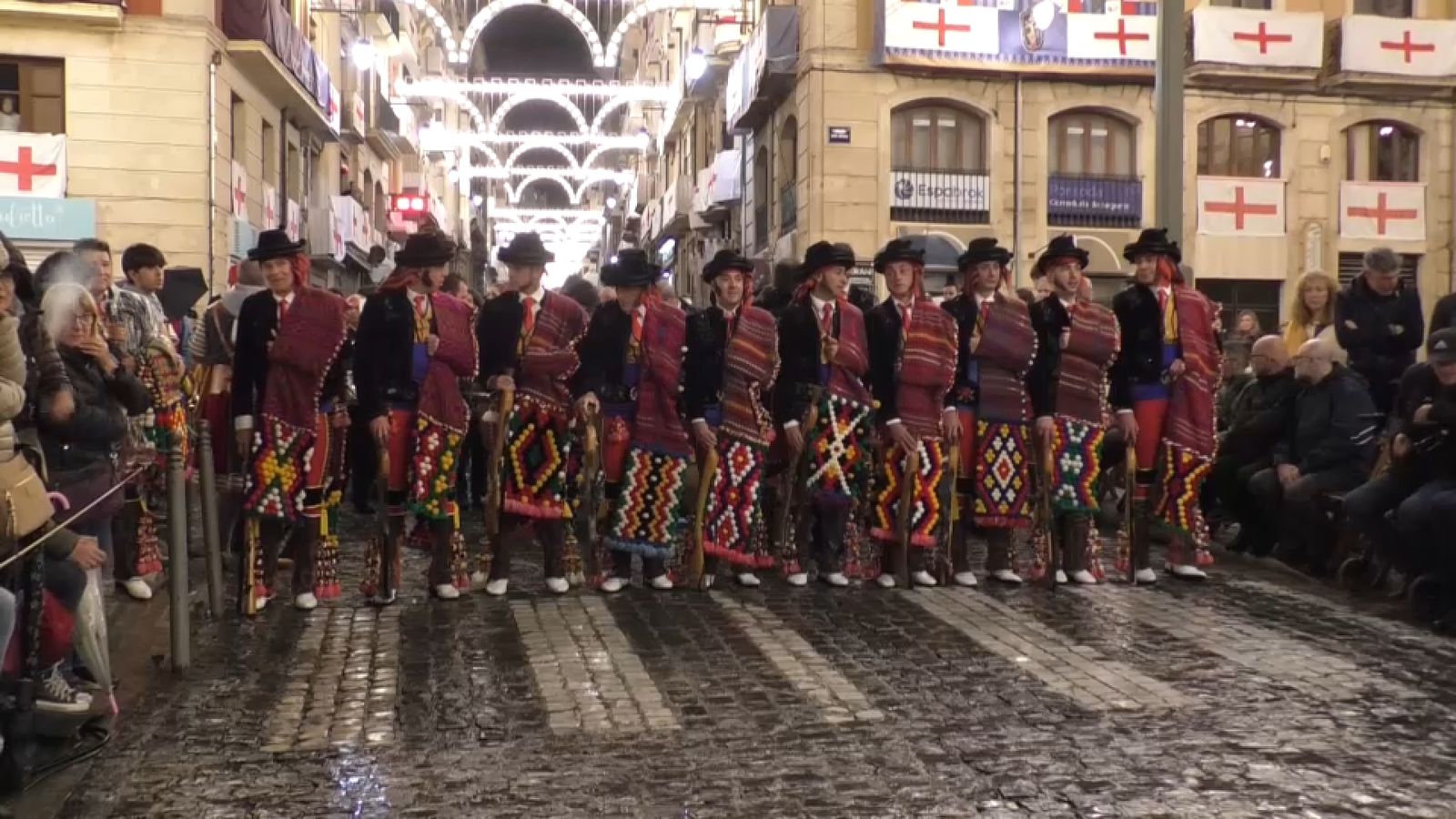 Alcoi celebra la Diana, el primer acte de la trilogia festera