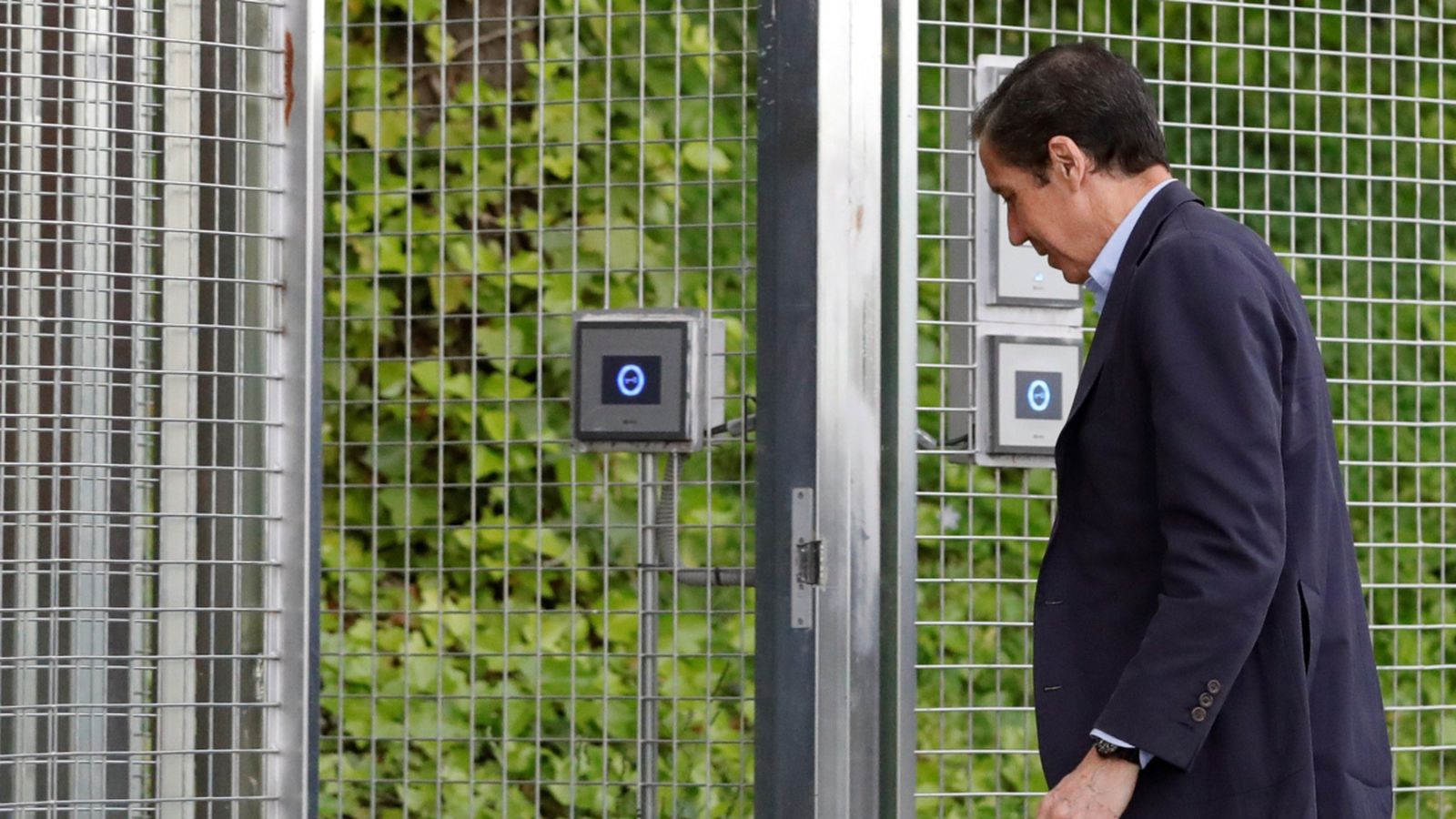 Zaplana arribant a la Comandància de la Guàrdia civil a Tres Cantos