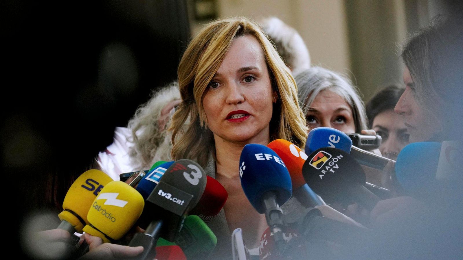 La ministra Alegría atén els mitjans, aquest dijous