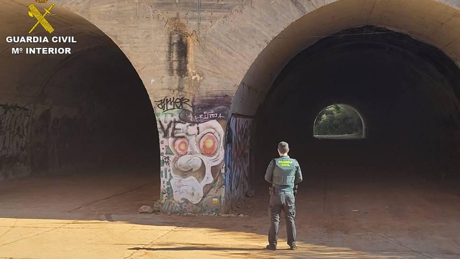 Túnel en què la Guàrdia Civil va trobar la festa il·legal, als afores de Benissa