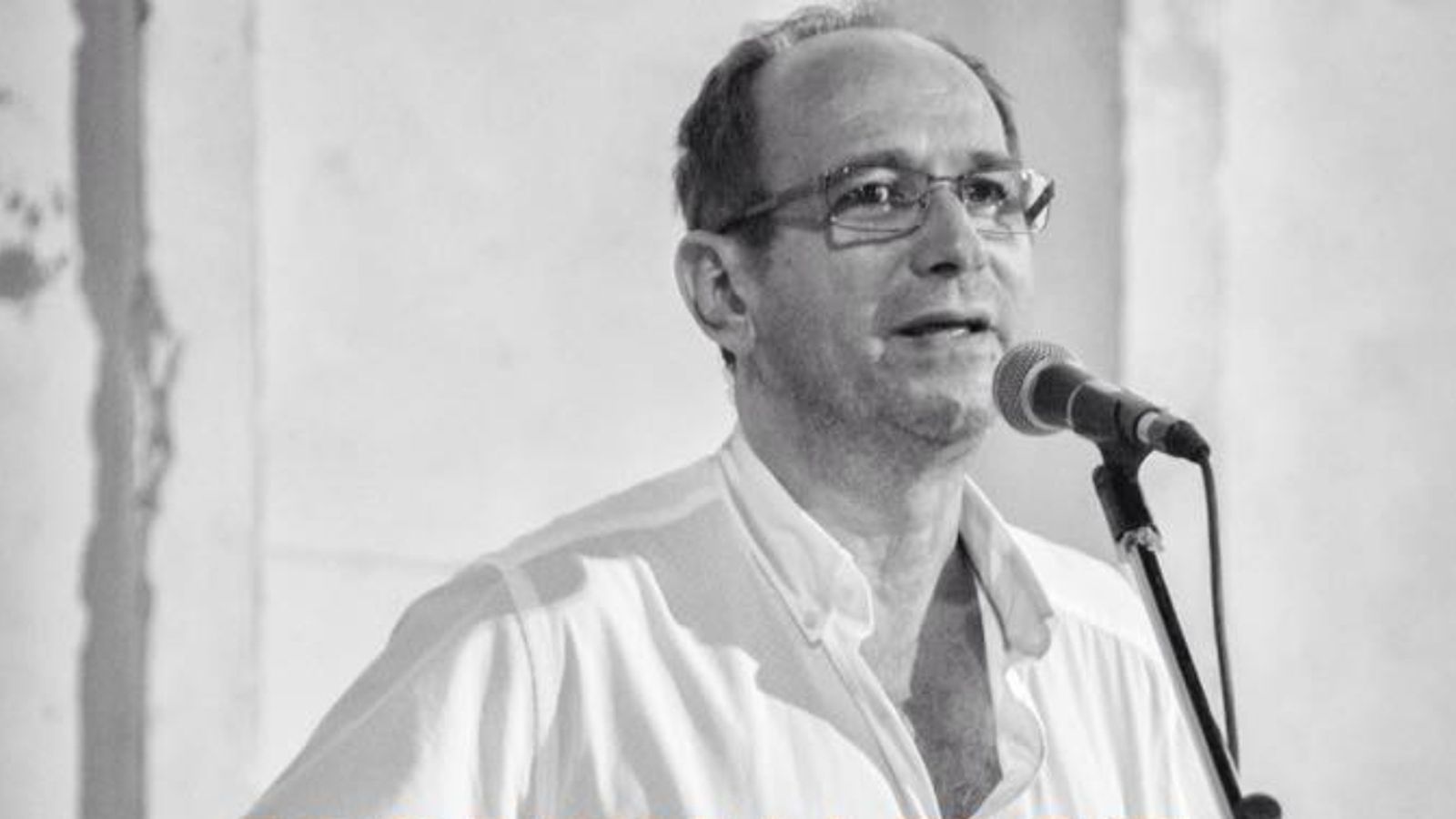 Oliva homenatja l\'historiador i poeta Vicent Olaso Sendra