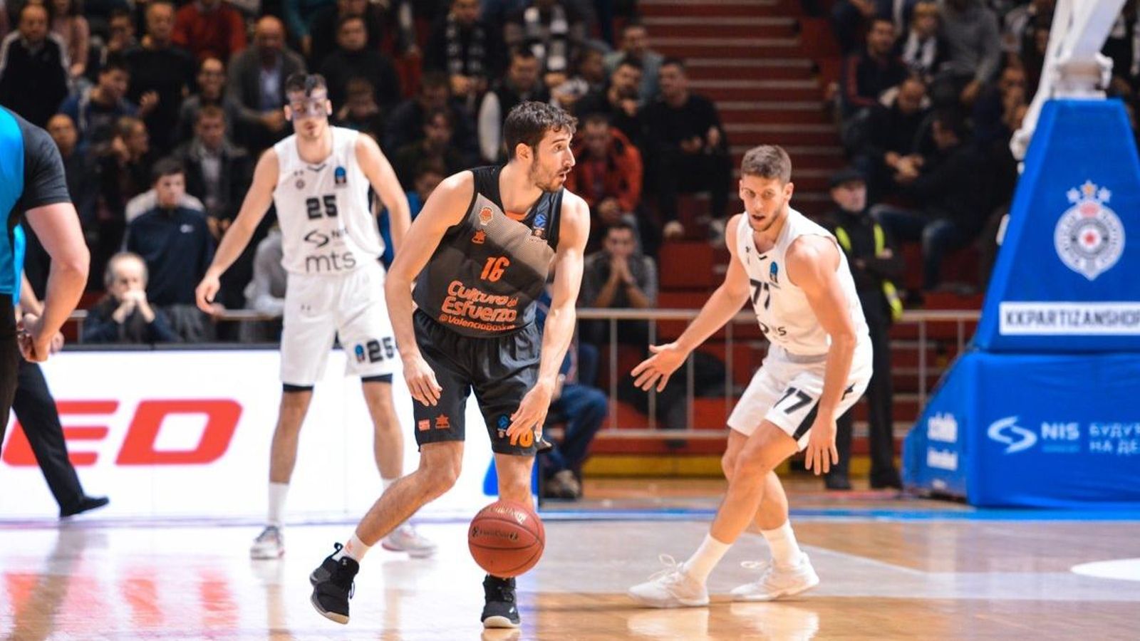 Sam Van Rossom ha liderat el València a Belgrat i ha sigut el jugador més valuós a la Sala Siri contra el Partizan Sam Van Rossom ha liderat el València a Belgrat i ha sigut el jugador més valuós a la Sala Siri contra el Partizan