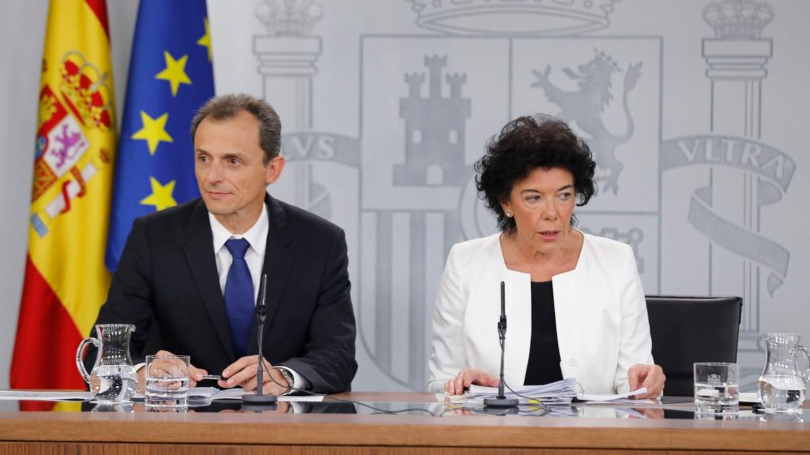 Celaá i Duque compareixen en roda de premsa