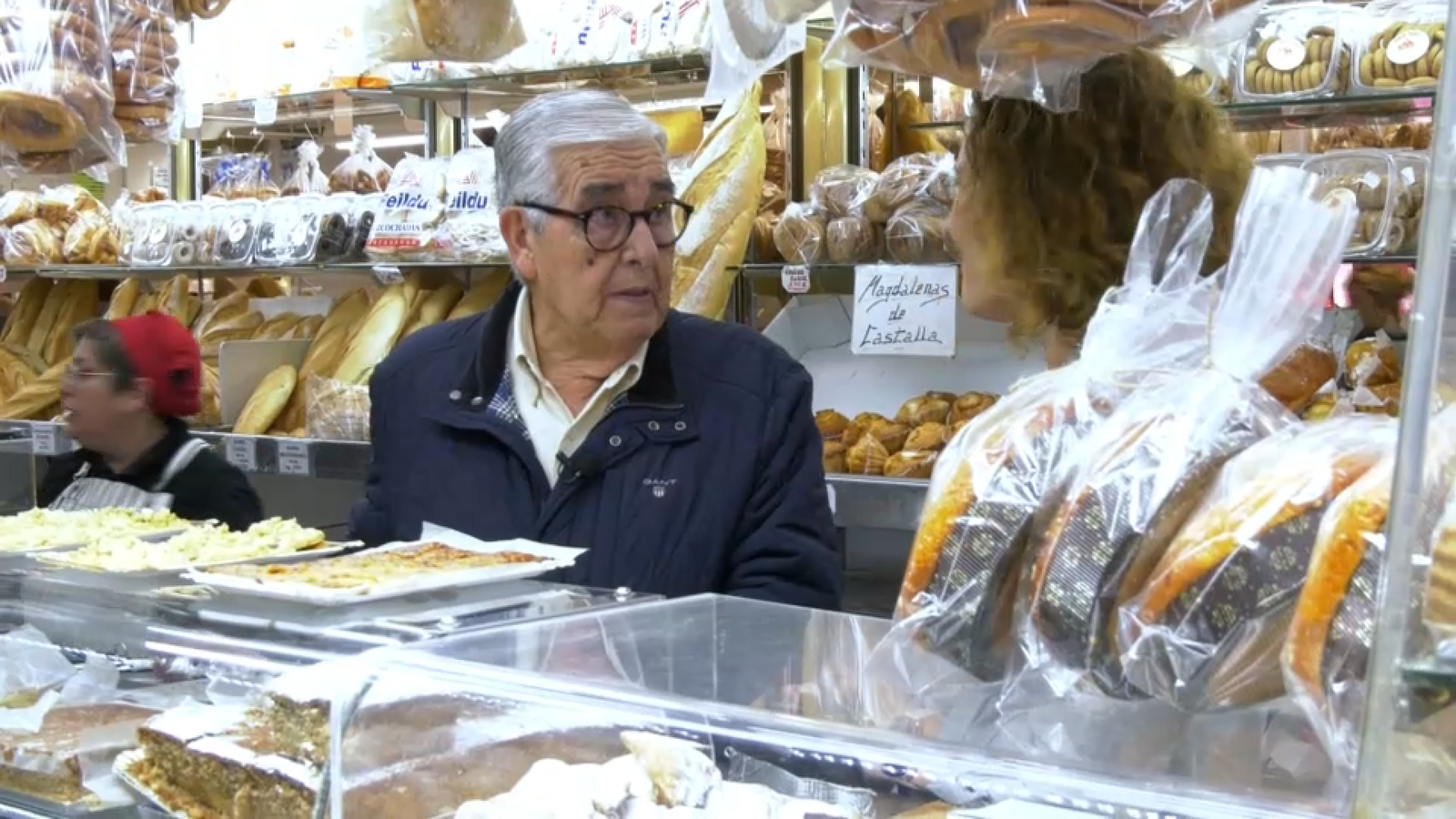 Entrem al Mercat Central d'Alacant, que és un dels més grans d'Espanya