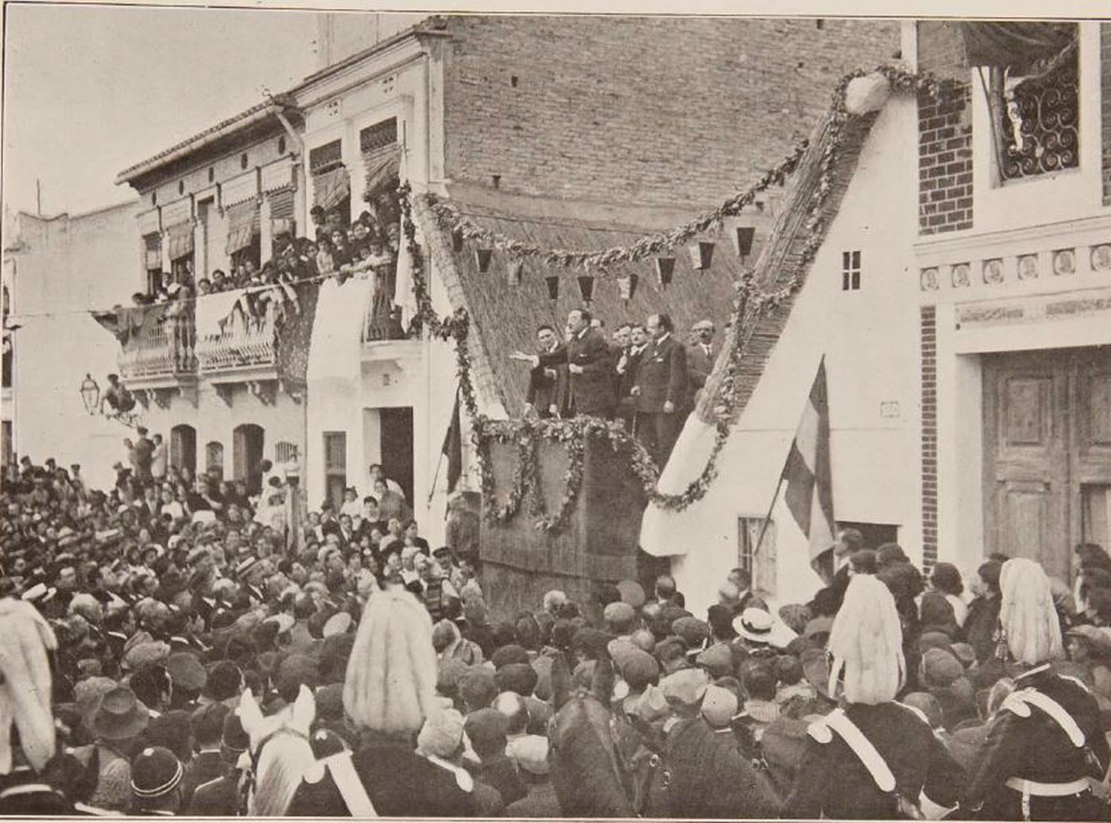 Blasco Ibáñez pronuncia un discurs en la Festa de la Barraca, al Cabanyal