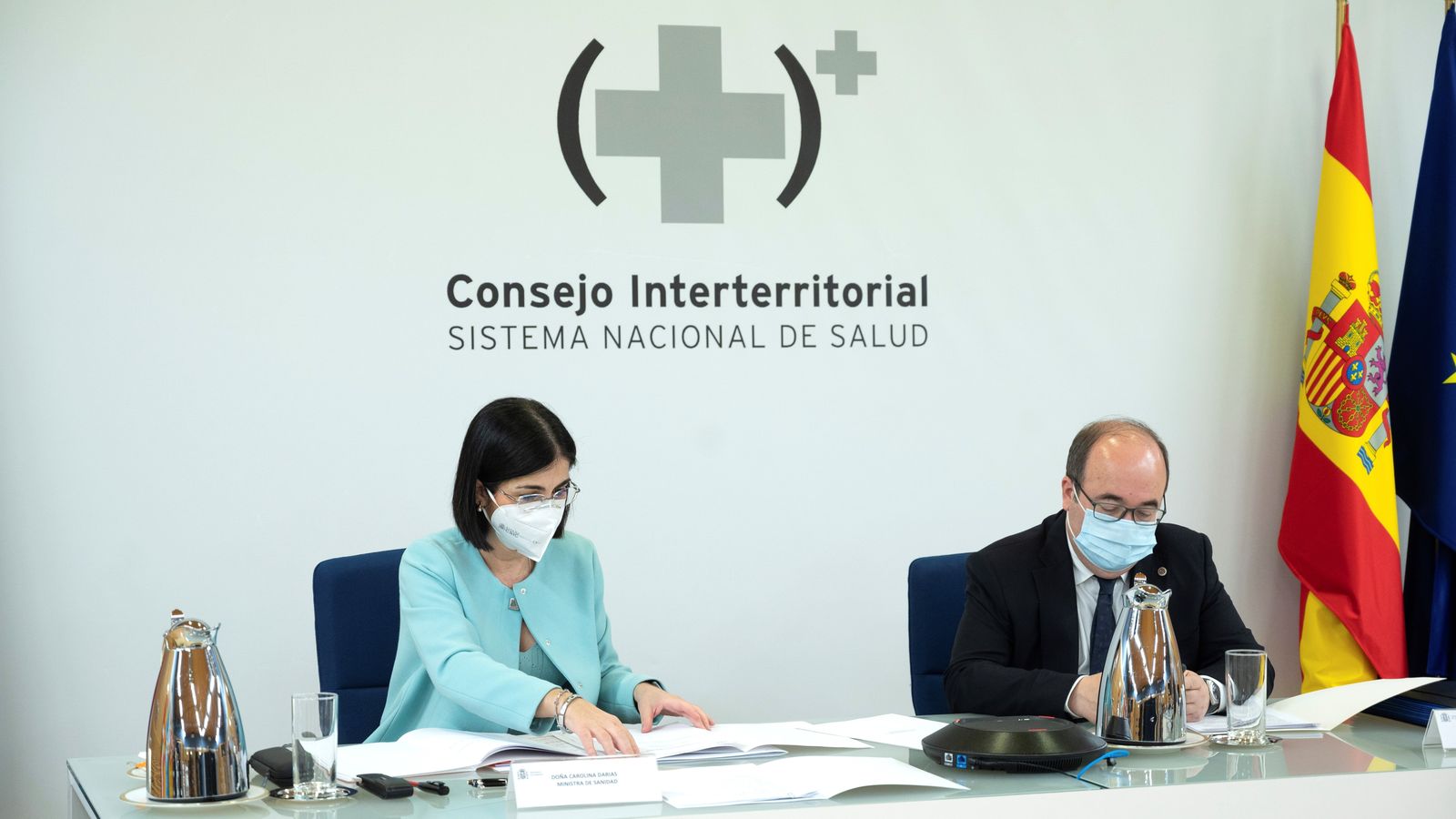 La ministra de Sanitat, Carolina Darias i el ministre de Política Territorial, Miquel Iceta, durant el Consell Interterritorial