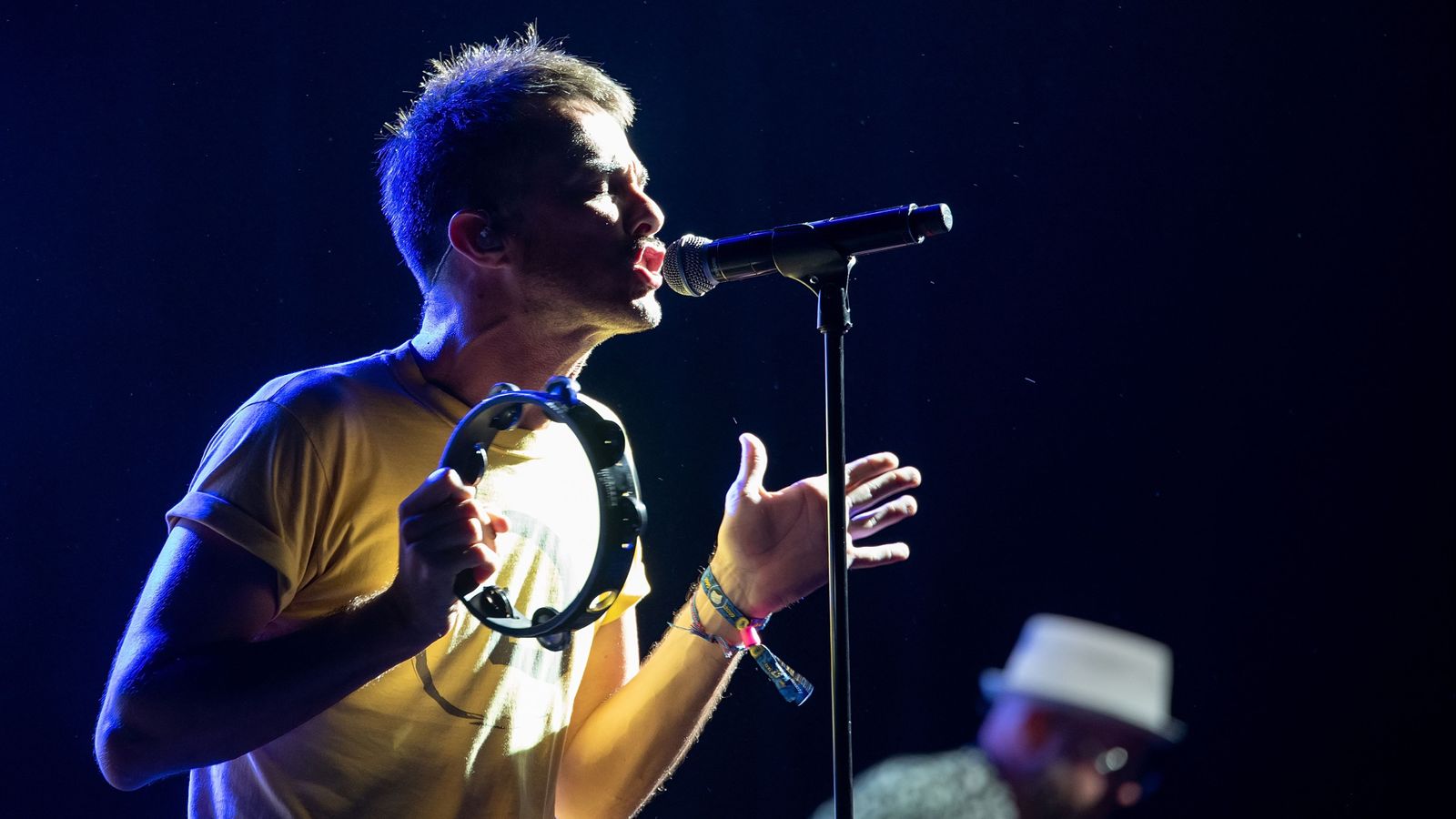 Pucho, cantant de Vetusta Morla, en l'actuació del FIB de 2019