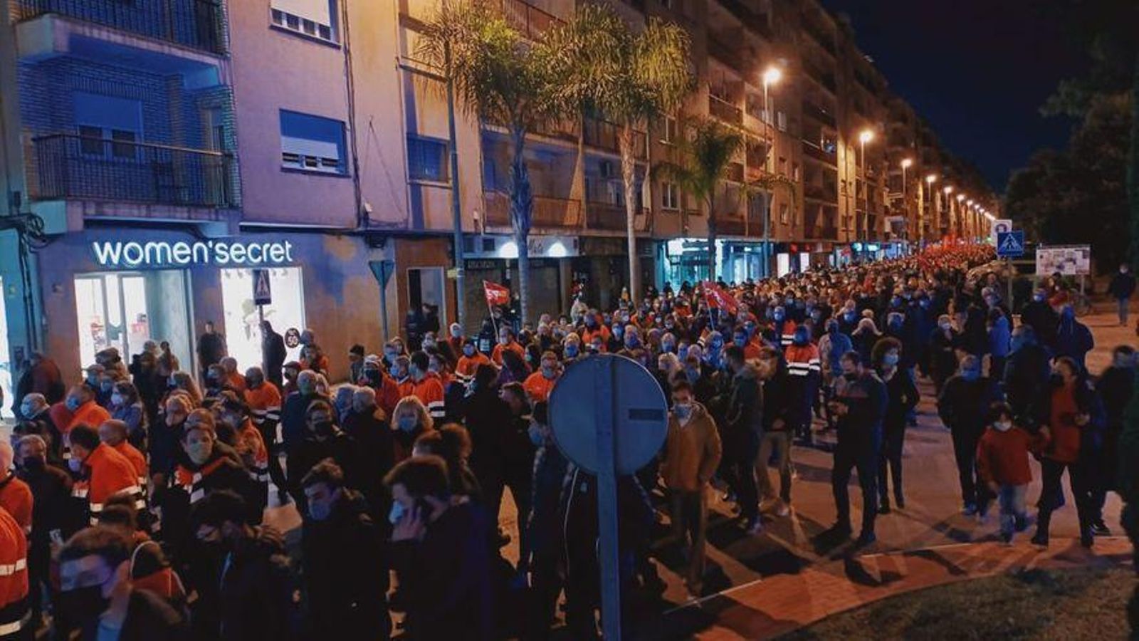 Manifestació de treballadors i veïns contra l'ERO a Pilkington
