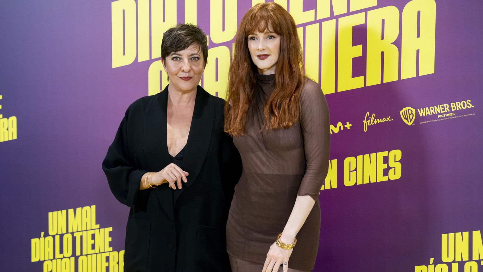 La directora Eva Hache i l'actriu Ana Polvorosa en la premiere de la pel·lícula 'Un mal diía lo tiene cualquiera', a Madrid