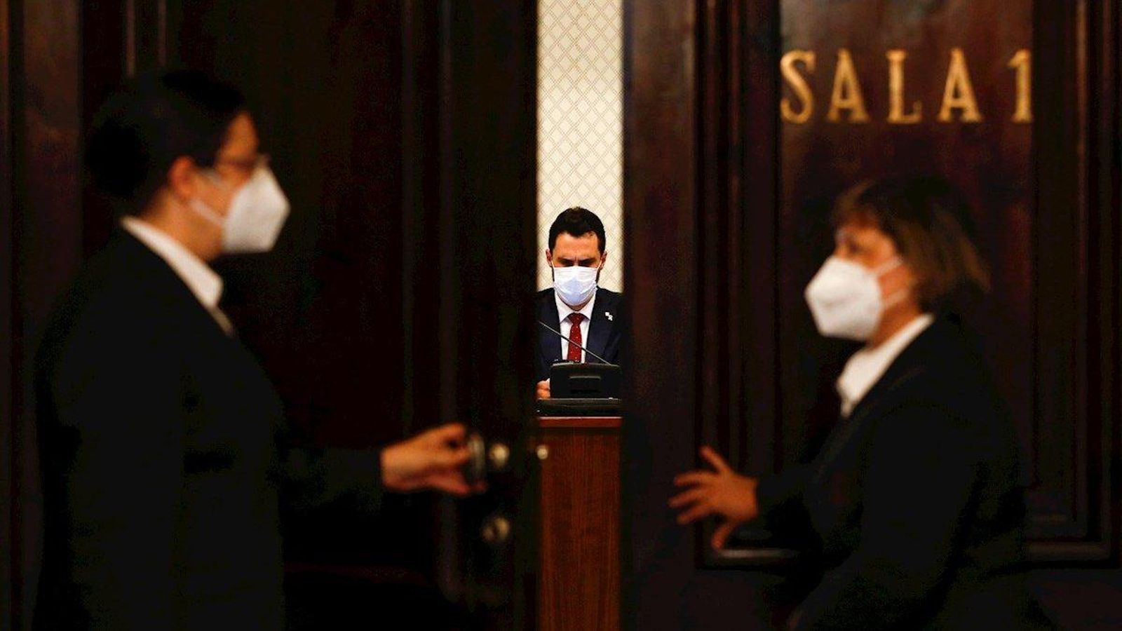 El president del parlament de Catalunya, Roger Torrent, després de la seua declaració institucional