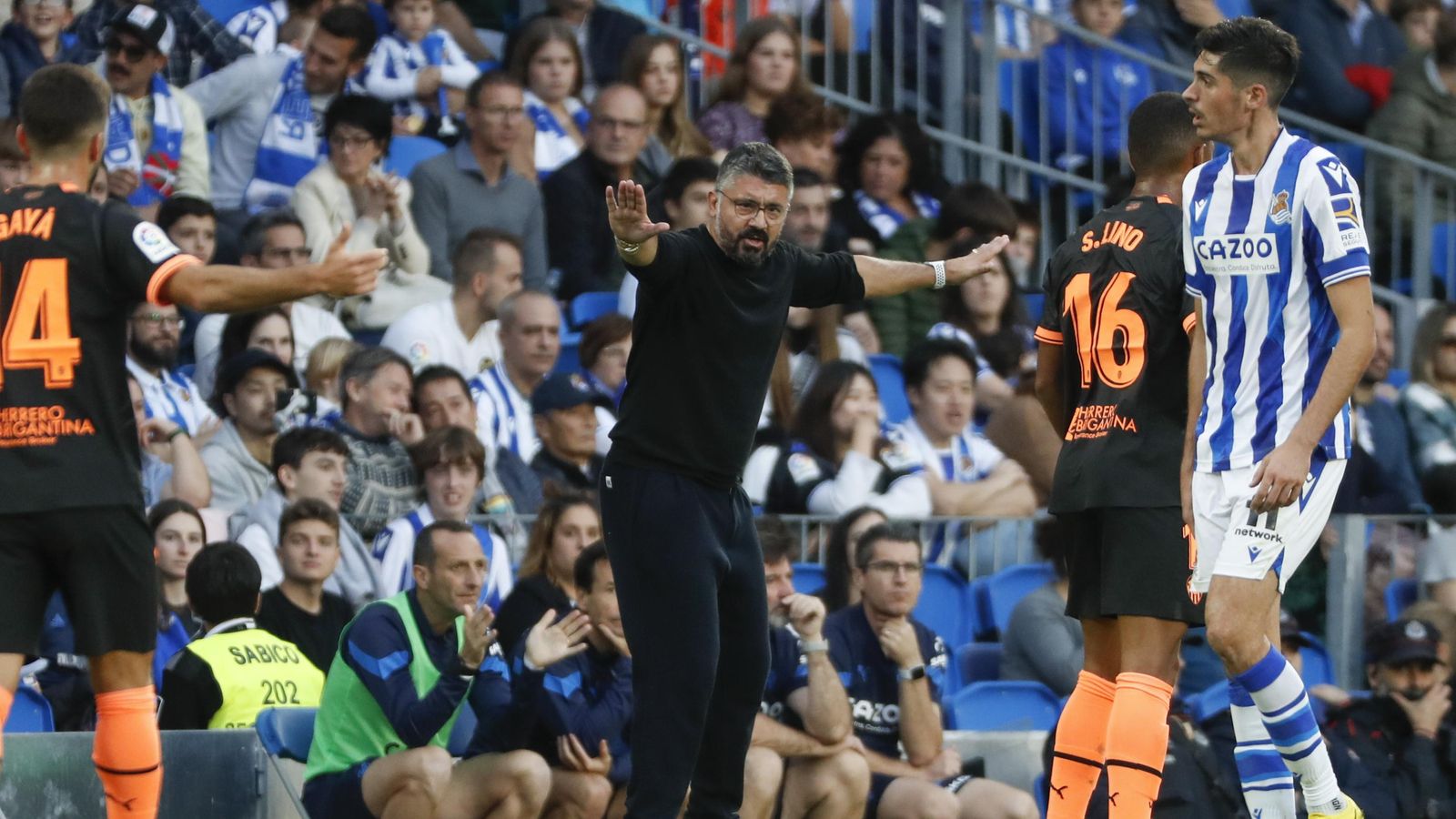 Gattuso dona indicacions des de la banda d'Anoeta Gattuso dona indicacions des de la banda d'Anoeta