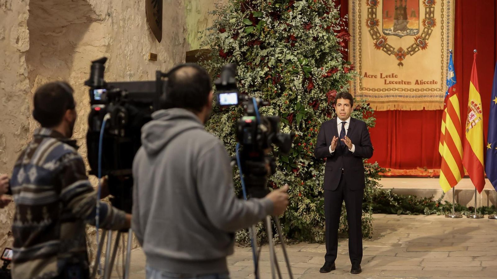 Moment de la gravació del missatge de Cap d'Any del president del Consell, Carlos Mazón